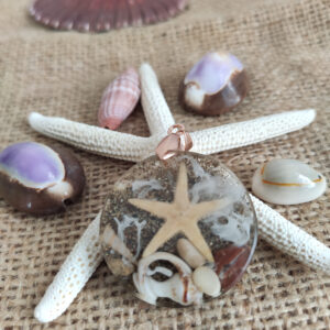 reçine kolye, hediye kolye, (hediyelik paket olarak kargolanır.) (kopya)