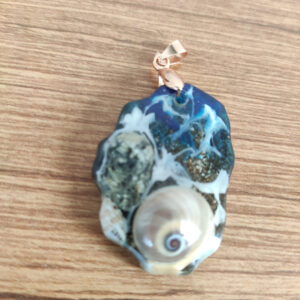 reçine kolye, hediye kolye, (hediyelik paket olarak kargolanır.)