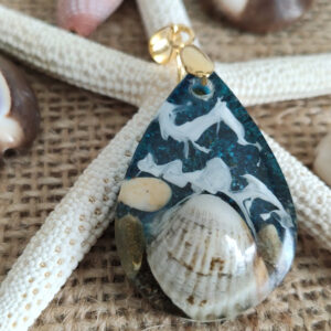 reçine kolye, hediye kolye, (hediyelik paket olarak kargolanır.) (kopya)