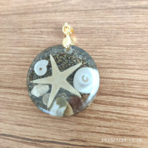 reçine kolye, hediye kolye, (hediyelik paket olarak kargolanır.) (kopya)