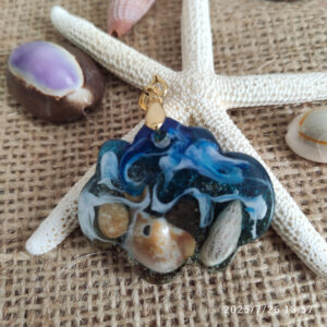 reçine kolye, hediye kolye, (hediyelik paket olarak kargolanır.) (kopya)