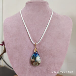 reçine kolye, hediye kolye, (hediyelik paket olarak kargolanır.) (kopya)