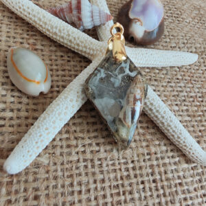 reçine kolye, hediye kolye, (hediyelik paket olarak kargolanır.) (kopya)