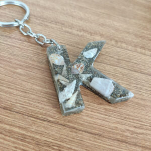 deniz kabuğu & kumlu harf "m" anahtarlık & kişiye Özel, hediye kutulu (kopya)