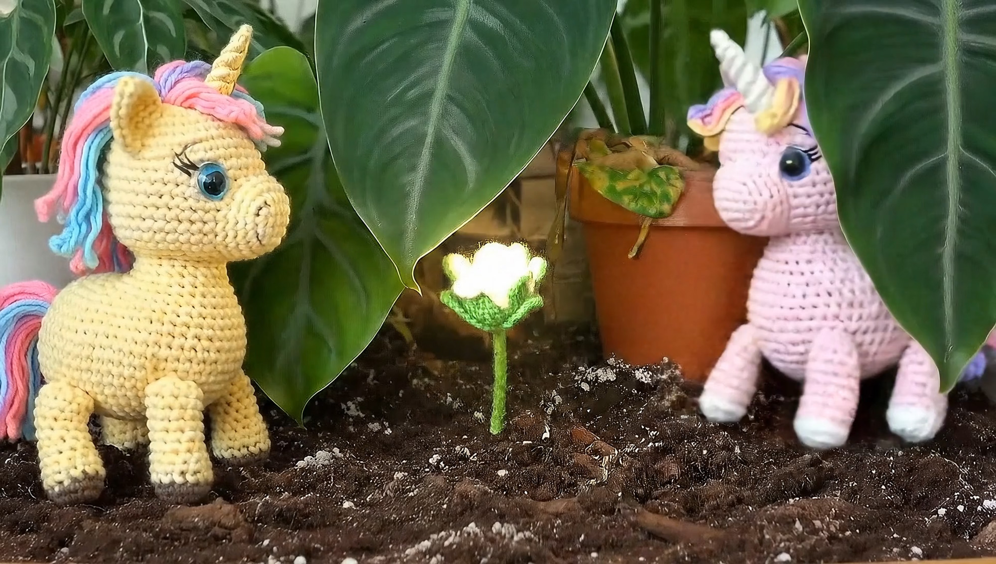 pembe Şeker: el yapımı minik pony figürü